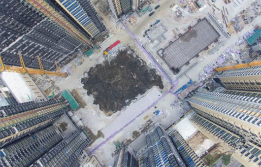 广东万科中山项目停车场坍塌事故现场